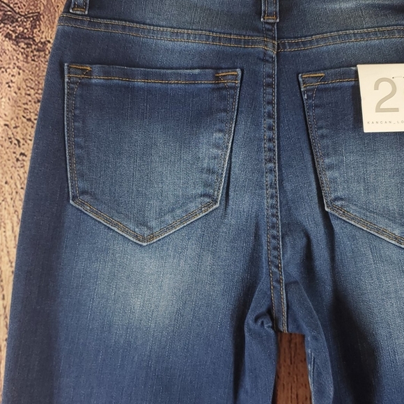 Kancan Los Angeles Distressed Jeans - Picture 10 of 12